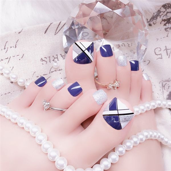24pcs cute cartoon plaid finished false nails cartoon design full short fake nail tips toe feet patch manicure tools, Red;gold
24pcs cute cartoon plaid finished false nails cartoon design full short fake nail tips toe feet patch manicure tools, Red;gold
