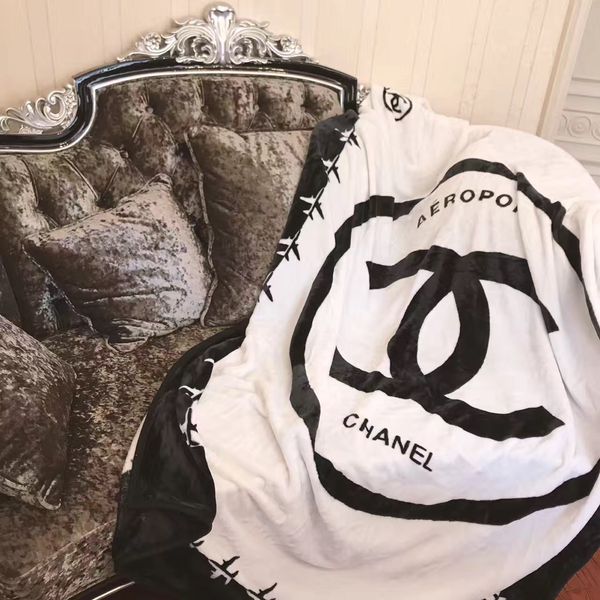 travel blanket 130 * 150cm bedding fashion letters flannel comfort blanket new sofa nap bed office blanket
travel blanket 130 * 150cm bedding fashion letters flannel comfort blanket new sofa nap bed office blanket