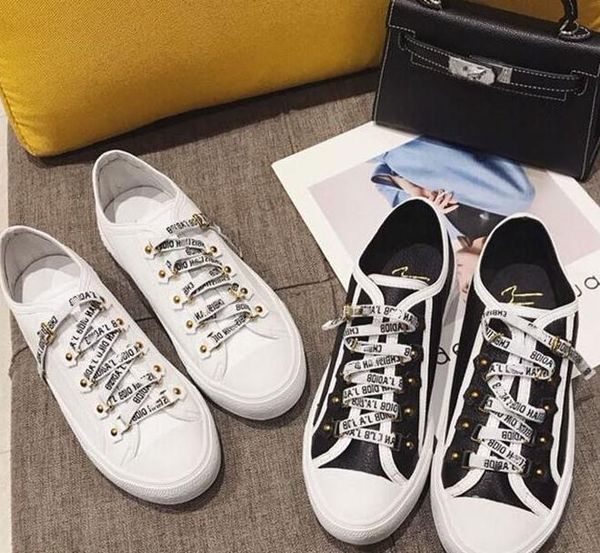 Top quality!2018 Low Cut Patchwork Leather Women's Sneaker Wholesale Luxury Brand Kanye West Race Runner Casual Shoe white black canva 73025
Top quality!2018 Low Cut Patchwork Leather Women's Sneaker Wholesale Luxury Brand Kanye West Race Runner Casual Shoe white black canva 73025