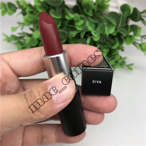 TOP quality A14 DIVA MATTE LIPSTICK ROUGE À LÈVRES Waterproof Long-lasting Lipstick BARRA DE LABIOS 1 PCS 3g/0.1 US OZ with sweet smell
TOP quality A14 DIVA MATTE LIPSTICK ROUGE À LÈVRES Waterproof Long-lasting Lipstick BARRA DE LABIOS 1 PCS 3g/0.1 US OZ with sweet smell