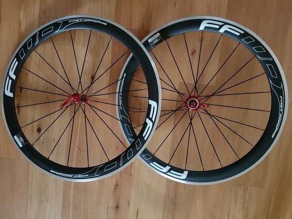 700c 50mm clincher road bike carbon wheels 23mm width aluminum alloy brake bicycle carbon wheelset 3k glossy matte
700c 50mm clincher road bike carbon wheels 23mm width aluminum alloy brake bicycle carbon wheelset 3k glossy matte