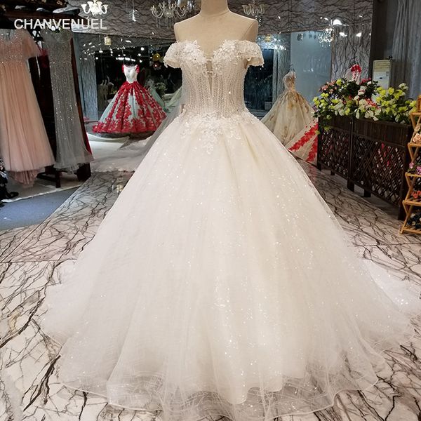 2019 illusion deep v neck wedding dresses short sleeve backless lace up back shining crystal sequins hand mde 3d floral applique bridal gown, White
2019 illusion deep v neck wedding dresses short sleeve backless lace up back shining crystal sequins hand mde 3d floral applique bridal gown, White