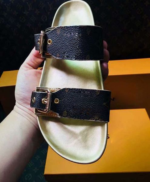 Top sandals women Fashion casual slipper High quality cow leather woman selling shoes with box size 35-41
Top sandals women Fashion casual slipper High quality cow leather woman selling shoes with box size 35-41