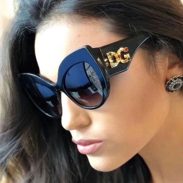 Luxury de igner brand ungla e for women ladie over ized diamond frame outdoor mirror 2019 new fa hion un gla e for female uv400
Luxury de igner brand ungla e for women ladie over ized diamond frame outdoor mirror 2019 new fa hion un gla e for female uv400