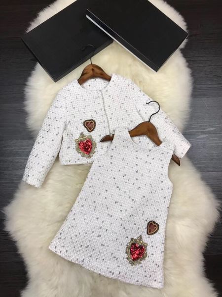 New arrival Girls 2pc Set Kids Woollen Clothing Luxuriy Set 2018 Spring Autumn thickening Long Sleeve Sequins Embroidery dress 2colors
New arrival Girls 2pc Set Kids Woollen Clothing Luxuriy Set 2018 Spring Autumn thickening Long Sleeve Sequins Embroidery dress 2colors
