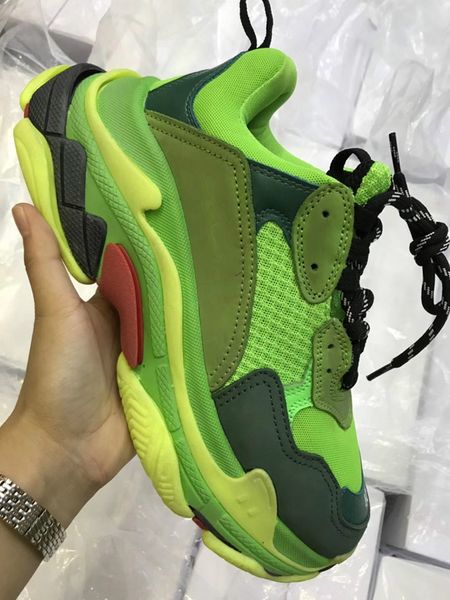 2019 новое прибытие рубец-s обучение обувь с box высокого качества unisex мужчины triple-s кроссовки мода женщины повседневная обувь походны, Black
2019 новое прибытие рубец-s обучение обувь с box высокого качества unisex мужчины triple-s кроссовки мода женщины повседневная обувь походны, Black