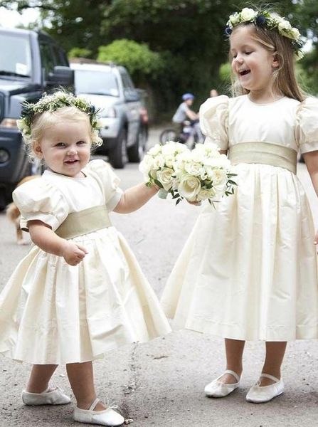 2019 elegant short sleeve flower girls dresses princess satin a line tea length cape sleeve belt first communion dresses girls pageant gown, White;blue
2019 elegant short sleeve flower girls dresses princess satin a line tea length cape sleeve belt first communion dresses girls pageant gown, White;blue
