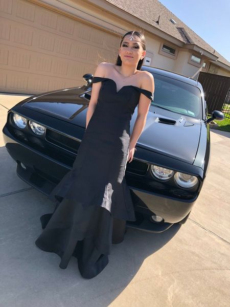 sweetheart off shoulder prom dresses black satin tiers skirt special occasion dresses long girls graduation gowns
sweetheart off shoulder prom dresses black satin tiers skirt special occasion dresses long girls graduation gowns