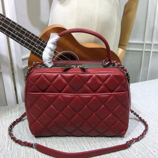 Free delivery of new female luxury fashion brand designer bag chain briefcase Xiekua package 92238A
Free delivery of new female luxury fashion brand designer bag chain briefcase Xiekua package 92238A