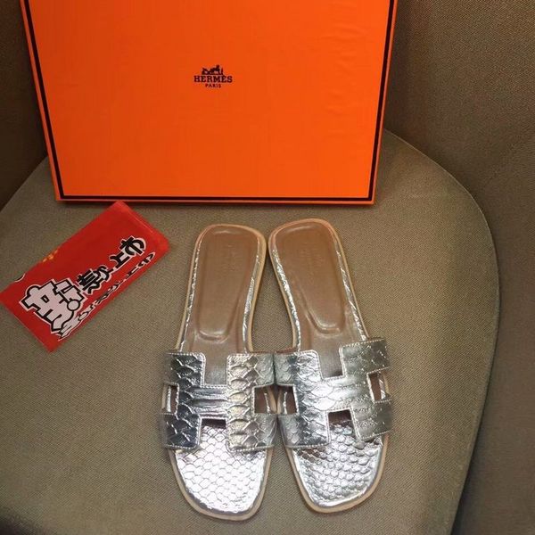 The latest embossed casual slippers 9832 silver Women Slippers Slippers Drivers Sandals Slides Sneakers Leather Slipper Real leather Shoes
The latest embossed casual slippers 9832 silver Women Slippers Slippers Drivers Sandals Slides Sneakers Leather Slipper Real leather Shoes