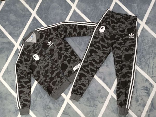 New men de igner track uit 4 color jacket pant monkey head port running et college high treet tyle kit fa hion uit, Gray
New men de igner track uit 4 color jacket pant monkey head port running et college high treet tyle kit fa hion uit, Gray
