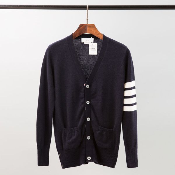 high-quality pure wool knit 5-buckle placket engineered white 4-bar arm stripe cardigan classic v-neck men's sweaters, White;black
high-quality pure wool knit 5-buckle placket engineered white 4-bar arm stripe cardigan classic v-neck men's sweaters, White;black
