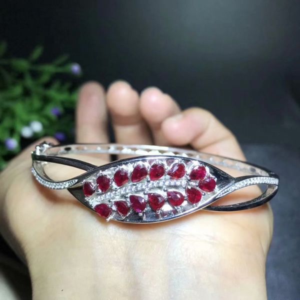 natural ruby bracelet 3 * 4 mm ruby 925 sterling silver bracelet an engagement proposal gift. beautiful jewelry, Golden;silver
natural ruby bracelet 3 * 4 mm ruby 925 sterling silver bracelet an engagement proposal gift. beautiful jewelry, Golden;silver