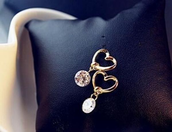 new european and american fashion new jewelry elegant hollowed-out airy zircon earring female earrings exquisite classic, Silver
new european and american fashion new jewelry elegant hollowed-out airy zircon earring female earrings exquisite classic, Silver