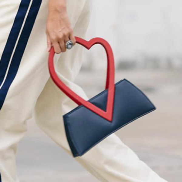 tekiessica fashion ins popular designer hollow out hear shaped handle ladies tote party handbags ladies mini clutch shoulder bag
tekiessica fashion ins popular designer hollow out hear shaped handle ladies tote party handbags ladies mini clutch shoulder bag