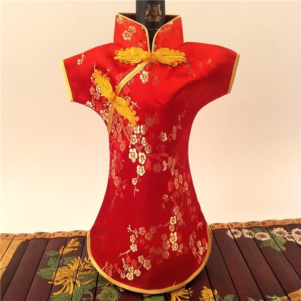 chinese cheongsam wedding wine bottle cover bag table decoration silk brocade wine bottle clothes packaging pouch fit 750ml 10pcs/lot
chinese cheongsam wedding wine bottle cover bag table decoration silk brocade wine bottle clothes packaging pouch fit 750ml 10pcs/lot