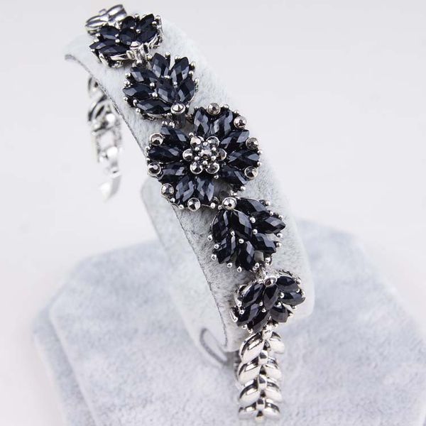 fashion charm bohemian retro bracelet for women black natural stone rhinestone flower vintage bracelet bangle jewelry gift, Golden;silver
fashion charm bohemian retro bracelet for women black natural stone rhinestone flower vintage bracelet bangle jewelry gift, Golden;silver