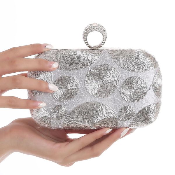 women's embroideried handbag in european and american version, dsign for any formal occasion, messenger bag
women's embroideried handbag in european and american version, dsign for any formal occasion, messenger bag
