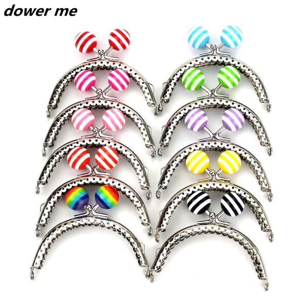 10pcs/lot 8.5cm stripe lollipop bead metal purse frame bright and clean semicircle silver metal-opening bags kiss clasp, Black
10pcs/lot 8.5cm stripe lollipop bead metal purse frame bright and clean semicircle silver metal-opening bags kiss clasp, Black