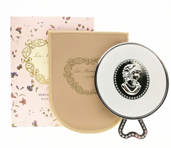 laduree les merveilleuses miroir de poche ручное зеркало винтажный металлический держатель косметичка для кармана косметическое зеркало с су
laduree les merveilleuses miroir de poche ручное зеркало винтажный металлический держатель косметичка для кармана косметическое зеркало с су