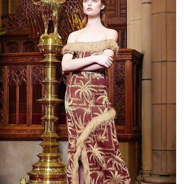 2018 autumn/fall women elegant off the shoulder short sleeve knitting long dress with tassel, White;black
2018 autumn/fall women elegant off the shoulder short sleeve knitting long dress with tassel, White;black