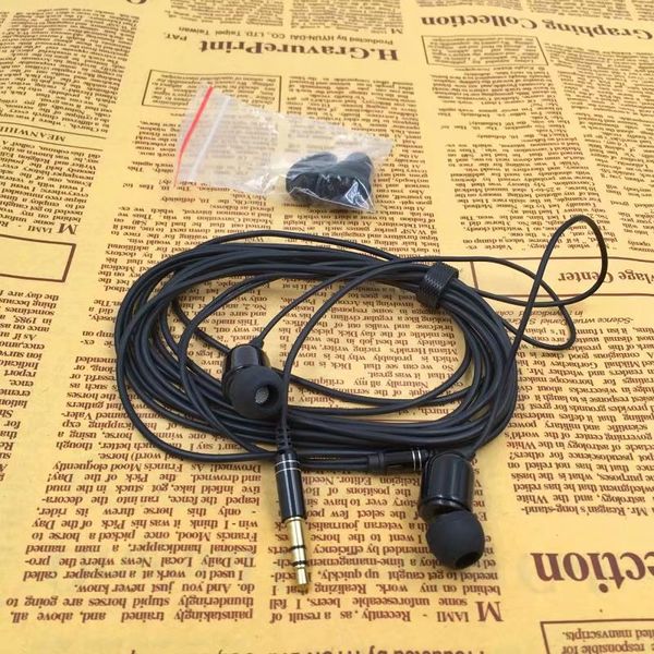 100pcs dhl 3.5mm earphone with mic 3 meters in-ear earphone fit computer phone leisure style headset
100pcs dhl 3.5mm earphone with mic 3 meters in-ear earphone fit computer phone leisure style headset
