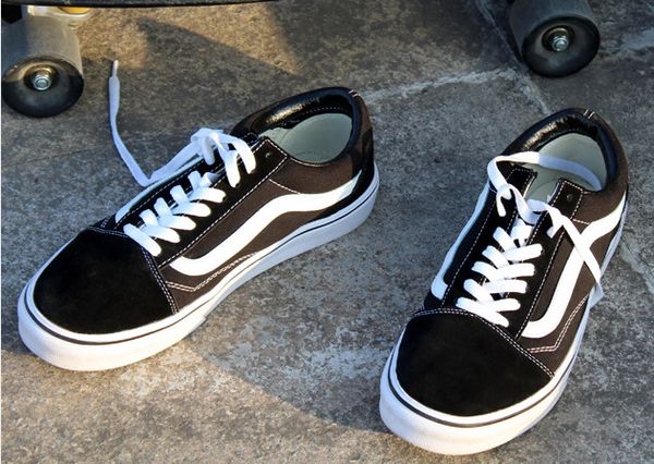 casual canvas shoes fashion white black brand women and mens sneakers skateboarding shoes
casual canvas shoes fashion white black brand women and mens sneakers skateboarding shoes