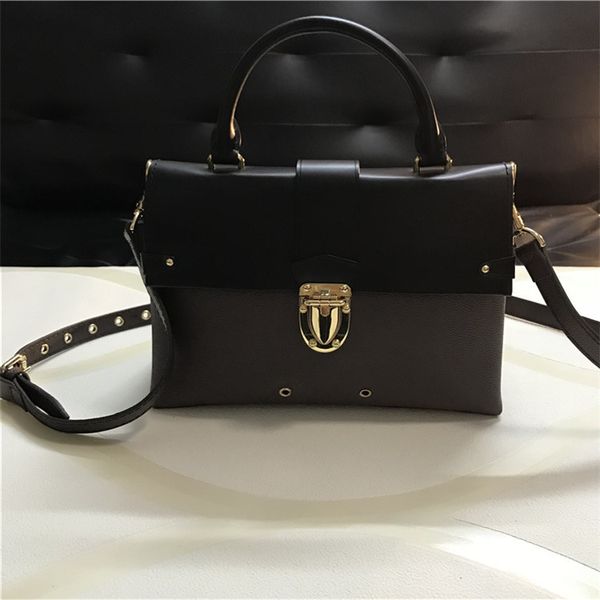 Leather de igner women 039 handbag fa hion brand houlder bag cro body bag handle bag with trap
Leather de igner women 039 handbag fa hion brand houlder bag cro body bag handle bag with trap