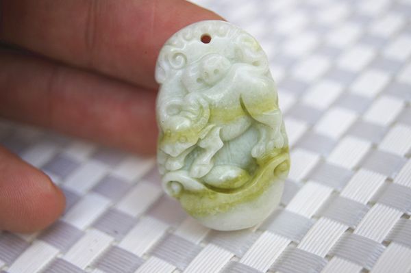 hand-carved - white fei huang yu in lantian county, shaanxi province, china (12 chinese zodiac) daniel - elliptic necklace pendant (amulet), Silver
hand-carved - white fei huang yu in lantian county, shaanxi province, china (12 chinese zodiac) daniel - elliptic necklace pendant (amulet), Silver