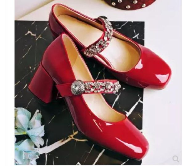 send 2018 spring and autumn new style water drill coarse heel middle heel round head women's shoes, Black
send 2018 spring and autumn new style water drill coarse heel middle heel round head women's shoes, Black