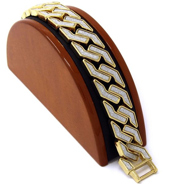 Sand Blast Bracelet Cuban Chain Link Alloy Iced Out Hip Hop Gold Silver Tone Heavy 18 MM Mens Bracelet 8.6"
Sand Blast Bracelet Cuban Chain Link Alloy Iced Out Hip Hop Gold Silver Tone Heavy 18 MM Mens Bracelet 8.6"