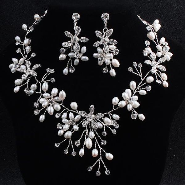 wedding jewelry set of handmade pearl necklace earrings white highlights the gentle and elegant temperament sell, Slivery;golden
wedding jewelry set of handmade pearl necklace earrings white highlights the gentle and elegant temperament sell, Slivery;golden