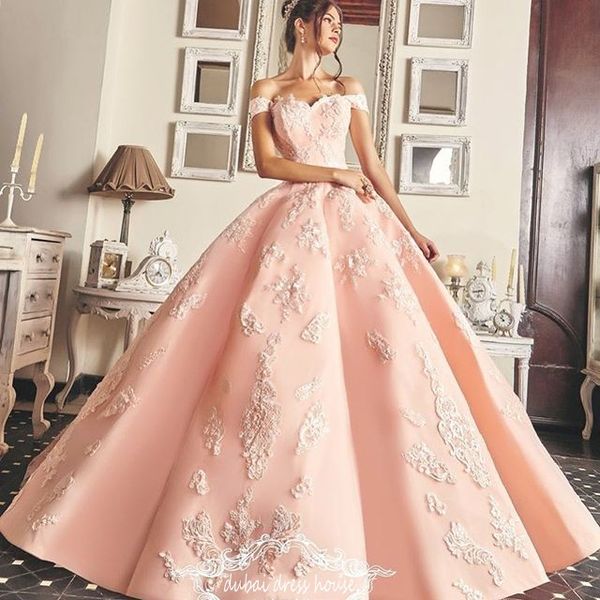charming bodice long prom dress petals beads applique ball gown lace-up evening dress glamorous saudi arabia princess quinceanera dress, Black;red
charming bodice long prom dress petals beads applique ball gown lace-up evening dress glamorous saudi arabia princess quinceanera dress, Black;red