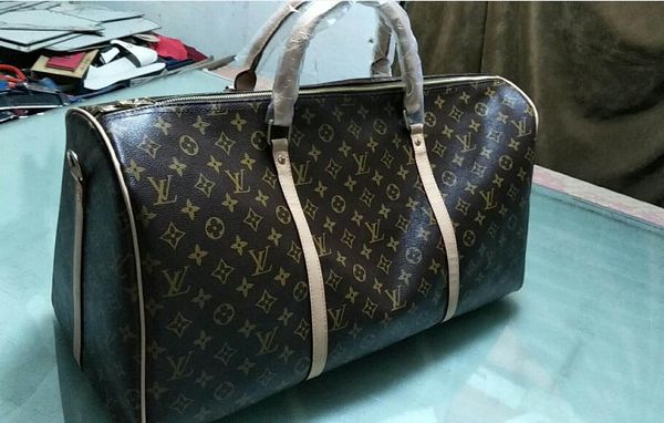 54CM large capacity women travel bags famous classical designer 2018 sale high quality men shoulder duffel bags carry on luggage keepall
54CM large capacity women travel bags famous classical designer 2018 sale high quality men shoulder duffel bags carry on luggage keepall