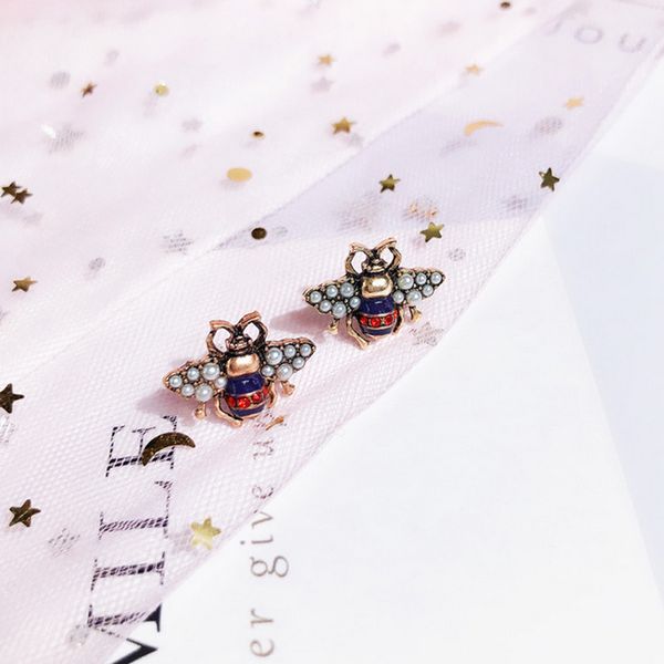 New Retro Luxury Designer Stud Earring Vintage Pearl Rhinestone Bee Famous Brand Earring Top Quality Jewelry
New Retro Luxury Designer Stud Earring Vintage Pearl Rhinestone Bee Famous Brand Earring Top Quality Jewelry