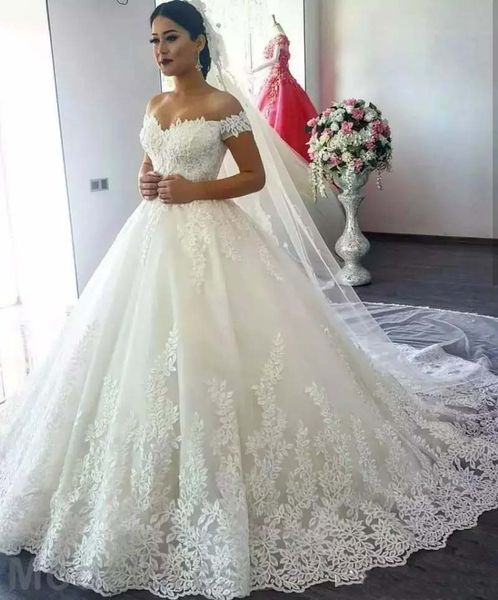 custom lace ball gown wedding dresses 2021 off shoulder appliques saudi arabia court train bridal gowns, White
custom lace ball gown wedding dresses 2021 off shoulder appliques saudi arabia court train bridal gowns, White