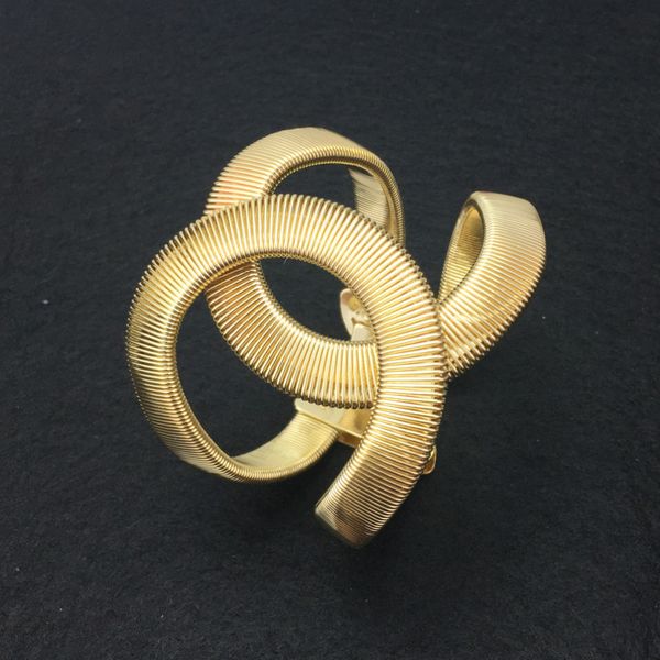 UKMOC Women Charm Jewelry Accessories Thick Metal Chain Twist CC Spring Opened Cuff Bangles Gold Color And Silver Color B131
UKMOC Women Charm Jewelry Accessories Thick Metal Chain Twist CC Spring Opened Cuff Bangles Gold Color And Silver Color B131