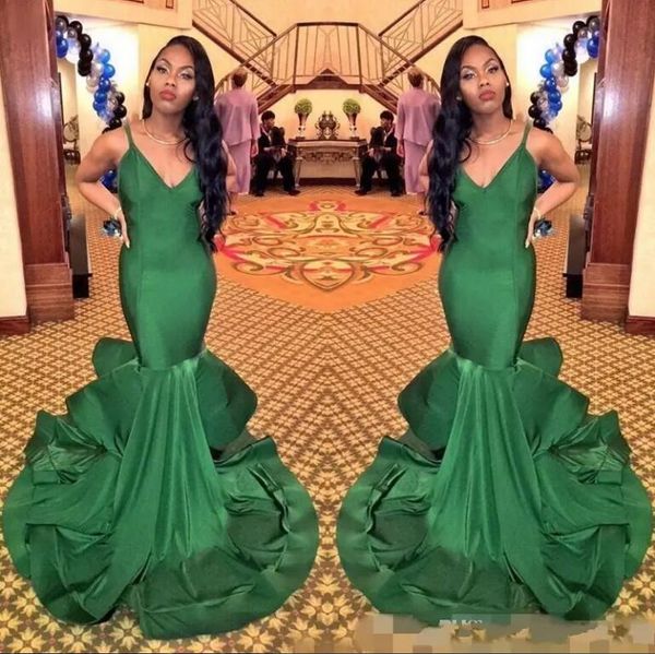 2018 dark green mermaid prom dresses spaghetti straps v neck floor length formal evening party gowns vintage black girls wear 
2018 dark green mermaid prom dresses spaghetti straps v neck floor length formal evening party gowns vintage black girls wear