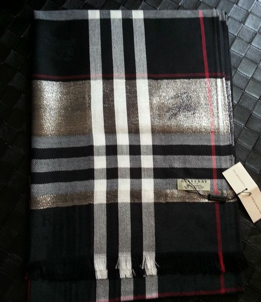Luxury designer scarf fashion brand wool scarf bright silver silk wool yarn-dyed war horse plaid scarf, male and female scarves
Luxury designer scarf fashion brand wool scarf bright silver silk wool yarn-dyed war horse plaid scarf, male and female scarves