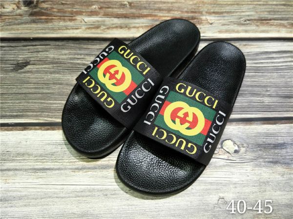 New Men Designer slippers Sandals Top quality Genuine leather made Boys luxury slippers Non-slip summer casual Unisex slipp Size EUR 40-45
New Men Designer slippers Sandals Top quality Genuine leather made Boys luxury slippers Non-slip summer casual Unisex slipp Size EUR 40-45