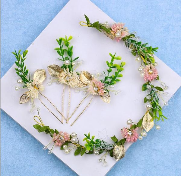 ladies' flowers, garlands, garlands, headwear, portrait, props, brides, ornaments, flowers, pearls, hairpins, headdresses, Slivery;golden
ladies' flowers, garlands, garlands, headwear, portrait, props, brides, ornaments, flowers, pearls, hairpins, headdresses, Slivery;golden