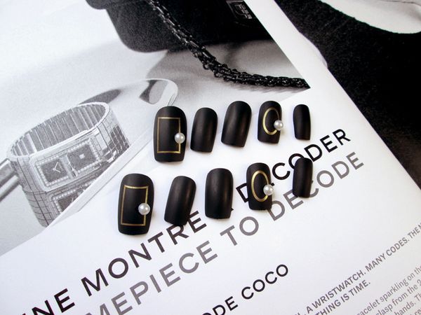 24 pcs full nail tips full finished artificial fake nails punk black matte false nails pearl decor long design square head, Red;gold
24 pcs full nail tips full finished artificial fake nails punk black matte false nails pearl decor long design square head, Red;gold
