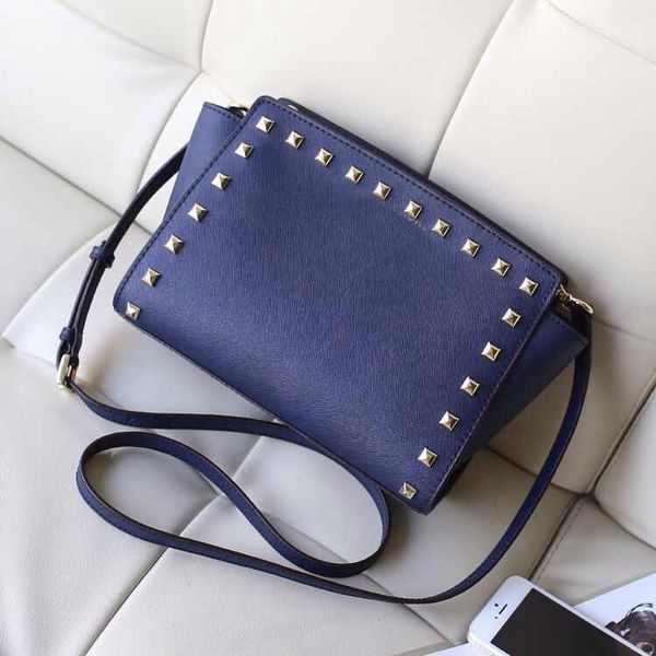 2018 Women designer crossbody messenger bag handbags pu leather famous fashion rivet shoulder gift bags totes clutch
2018 Women designer crossbody messenger bag handbags pu leather famous fashion rivet shoulder gift bags totes clutch