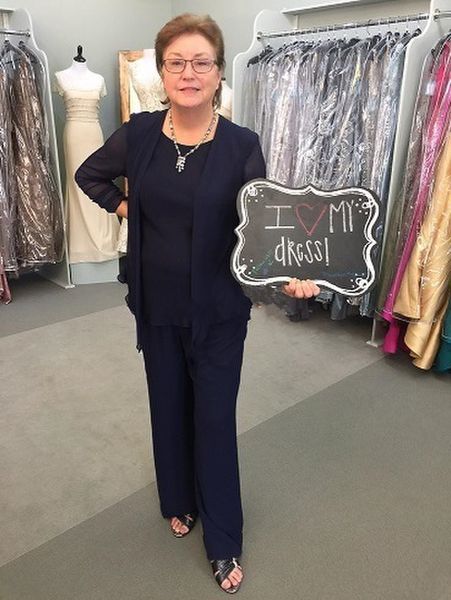 navy mother of the bride pant suits three pieces wedding guest suit chiffon formal gowns with jacket, Black;red
navy mother of the bride pant suits three pieces wedding guest suit chiffon formal gowns with jacket, Black;red
