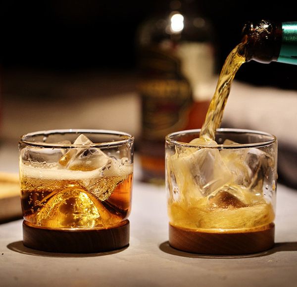 2018 the personality hill glass glass, the european and american whisky glass is new, with wood and glass
2018 the personality hill glass glass, the european and american whisky glass is new, with wood and glass