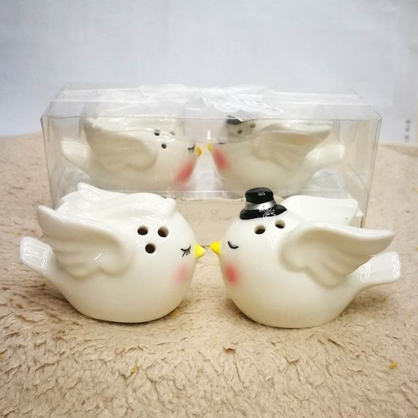 wedding favors and gifts for guest happily ever after bride and groom love birds salt and pepper shaker wholesale 100pcs(50sets)
wedding favors and gifts for guest happily ever after bride and groom love birds salt and pepper shaker wholesale 100pcs(50sets)