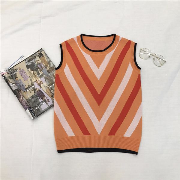 Casual Chic Sweater 3 Piece Set Women Tracksuits Runway Designer Flora Pattern Twinset Knitted Jacket Vest Shorts Suits Orange Female
Casual Chic Sweater 3 Piece Set Women Tracksuits Runway Designer Flora Pattern Twinset Knitted Jacket Vest Shorts Suits Orange Female