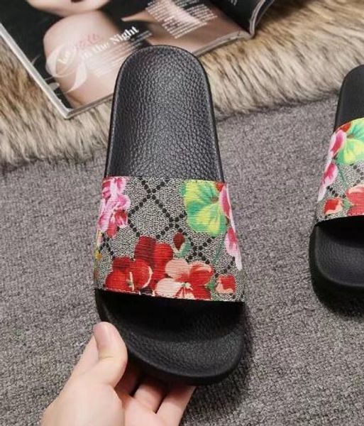 Fashion brand slippers for men women Luxury Designer flower printed beach flip flops slipper BEST QUALITY size 35-41
Fashion brand slippers for men women Luxury Designer flower printed beach flip flops slipper BEST QUALITY size 35-41