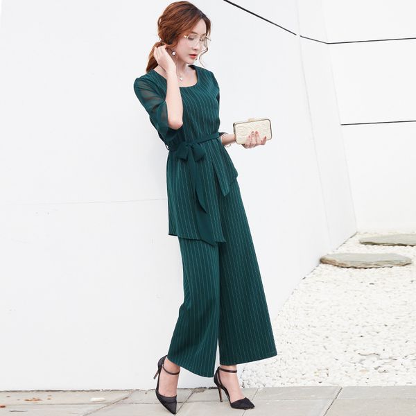 women's new clothes-2018 summer new women's trumpet sleeves striped straight pants suit stylish slim knitted two-piece suit, Gray
women's new clothes-2018 summer new women's trumpet sleeves striped straight pants suit stylish slim knitted two-piece suit, Gray