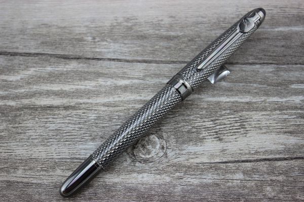 Jinhao Platinum Line 0.7mm roller ball pen,MB 163 Classique office pens with gray clip for writing
Jinhao Platinum Line 0.7mm roller ball pen,MB 163 Classique office pens with gray clip for writing